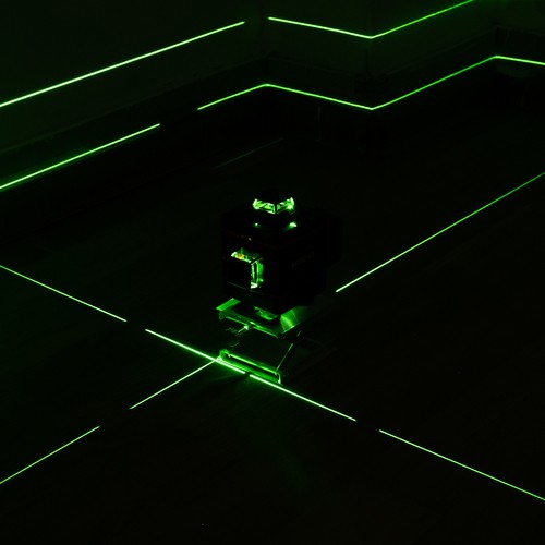 Poziomica laserowa 16-liniowa 360 stopni - obrazek 15