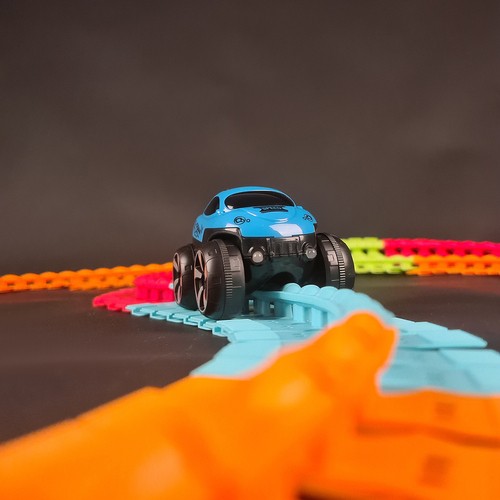 Tor wyścigowy- 193 elementy + autko 22461 - obrazek 11